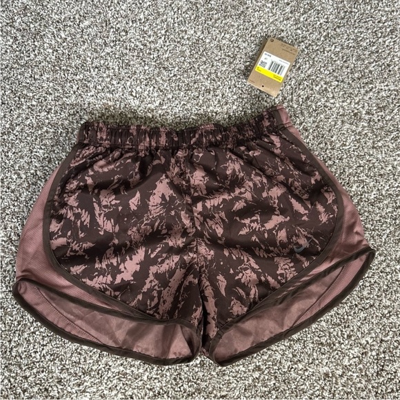 New With Tags Nike Women’s Dri-Fit Running Shorts Size Small - Picture 3 of 4